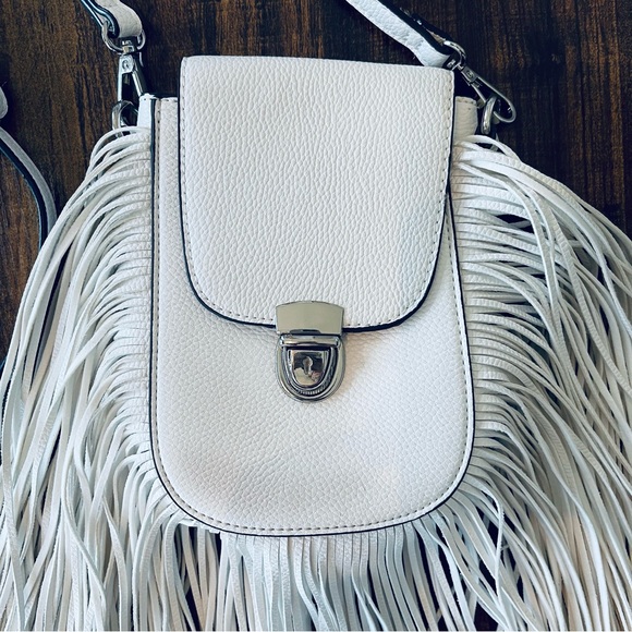 Carlos Santana White Fringe Crossbody Bag - Picture 4 of 10